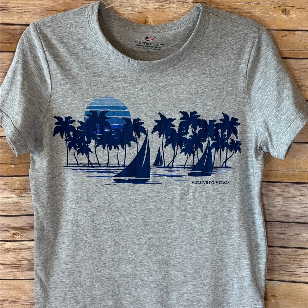 Vineyard Vines Heather Gray Tee with Navy Palm and Sailboat Design - Picture 2 of 7